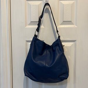 Coach Women’s Bag Elegant Navy Blue Leather Shoulder
